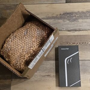 Samsung Galaxy Z Flip7. 512gb. Unlocked. Blue Shadow. Sealed. Zflip7. Z Flip 7.